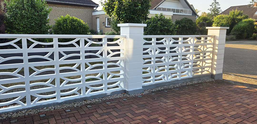Mauer an Grundstücksgrenze