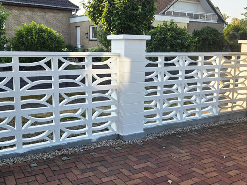 Mauer an Grundstücksgrenze